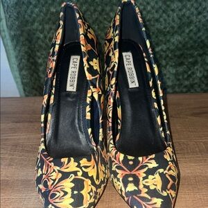 Cape Robbin Black and Yellow Floral Heels